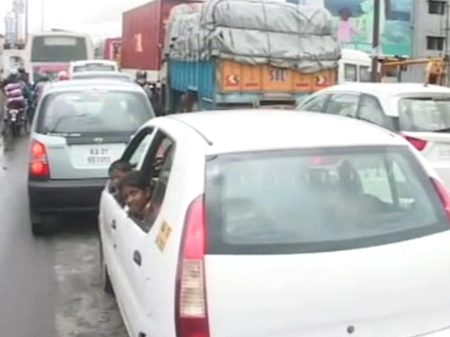 Video : In Bengaluru, This Is What Traffic Jams Are Like Today. Take A Look.