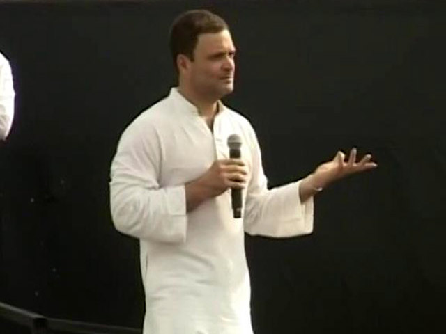 'Theek Ladka Hai,' Says Rahul Gandhi On Akhilesh Yadav, UP Chief Minister