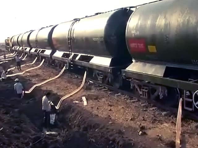 Video : लातूर को अब भी पानी की ट्रेन का सहारा