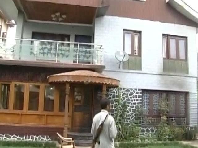 Video : Petrol Bombs Hurled At Jammu And Kashmir Minister Naeem Akhtar's Home
