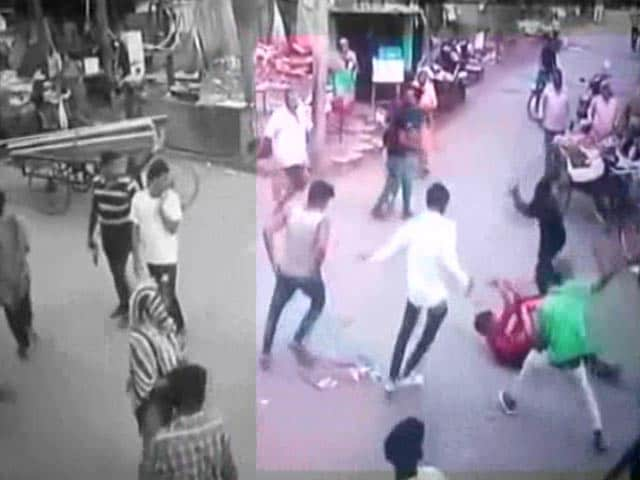 Video : 18-Year-Old Attacked With Knives In Chandigarh Market, Dies