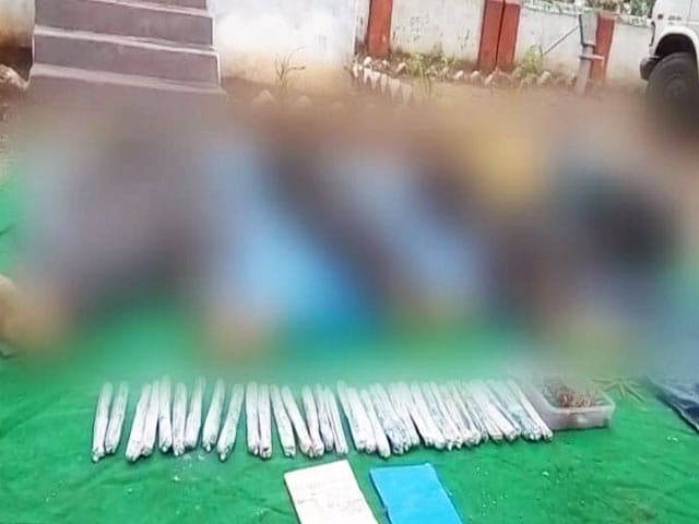 Videos : छत्तीसगढ़ के दंतेवाड़ा में मुठभेड़ में तीन नक्सली मारे गए...