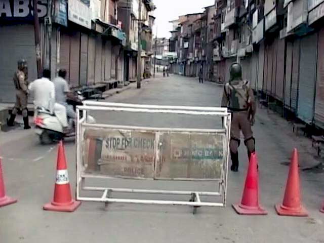 Videos : जम्मू कश्मीर : सुरक्षा बलों की फायरिंग में 3 लोगों की मौत