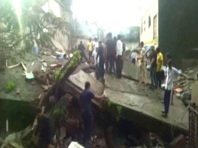 Video : 8 Killed After Building Collapses In Bhiwandi Near Mumbai