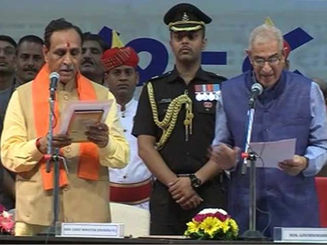 Vijay Rupani Takes Oath With 24 Ministers, Drops 9 From Anandiben's Team