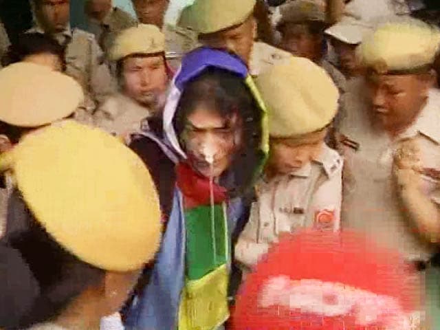 Videos : इरोम शर्मिला ने 16 साल बाद अनशन तोड़ा