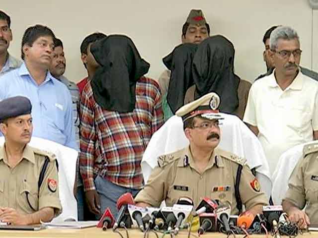 Videos : बुलंदशहर गैंगरेप के मुख्य आरोपी गिरफ्तार, वारदात के बाद बिहार-झारखंड में छिपते रहे