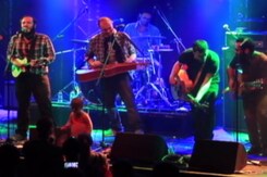 Enjoy Country Instrumental Music With <i>On Shoulders of Giants</i> Enjoy Country Instrumental Music With <i>On Shoulders of Giants</i>