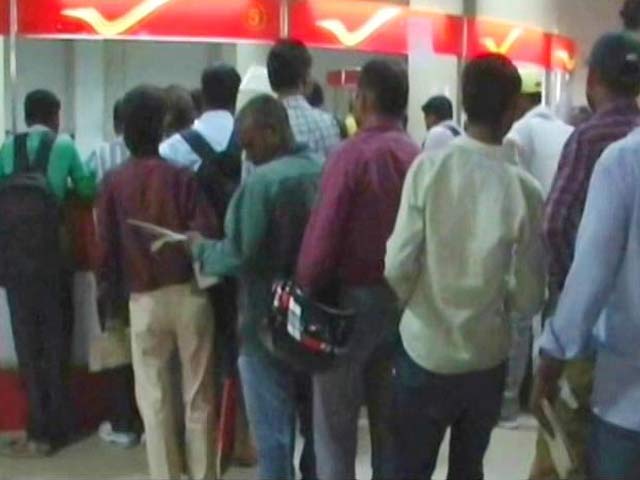 Post-Graduates Queue Up for Sweepers Jobs in Uttar Pradesh