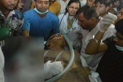 गाजियाबाद में बीजेपी के वरिष्ठ नेता बृजपाल तेवतिया के काफिले पर फायरिंग गाजियाबाद में बीजेपी के वरिष्ठ नेता बृजपाल तेवतिया के काफिले पर फायरिंग