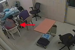 Caught On CCTV, Woman Doctor Removed IV Line For Father Caught On CCTV, Woman Doctor Removed IV Line For Father