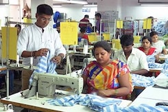 सरकार का असंगठित क्षेत्र की महिला कर्मियों को भी मातृत्व सुरक्षा की सुविधाएं देने का इरादा सरकार का असंगठित क्षेत्र की महिला कर्मियों को भी मातृत्व सुरक्षा की सुविधाएं देने का इरादा