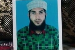 सुप्रीम कोर्ट ने कश्मीर में शब्बीर के शव को कब्र से निकालकर पोस्टमार्टम के आदेश दिए सुप्रीम कोर्ट ने कश्मीर में शब्बीर के शव को कब्र से निकालकर पोस्टमार्टम के आदेश दिए