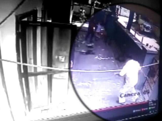 Video : Congress Leader Yadagiri Shot At 6 Times, Attack Caught On Camera