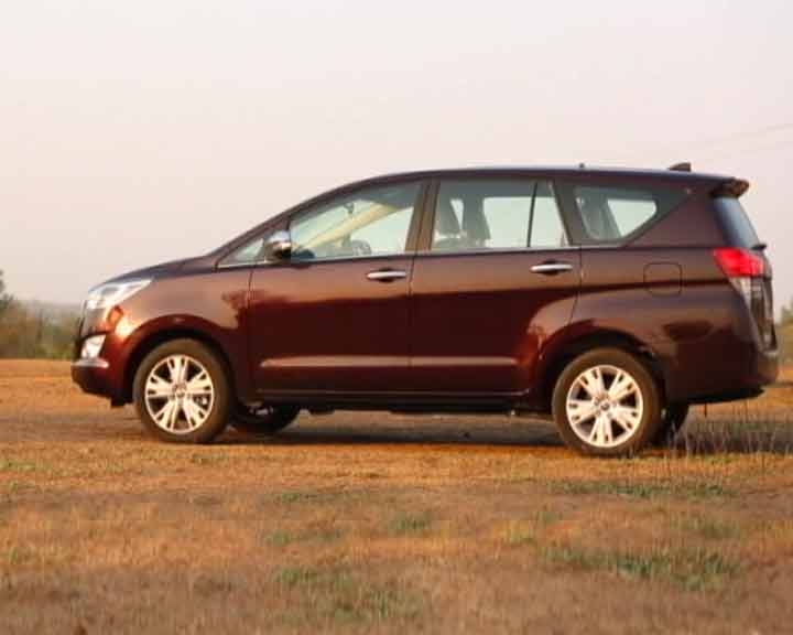 टोयोटा की इनोवा क्रिस्टा अब पेट्रोल अवतार में