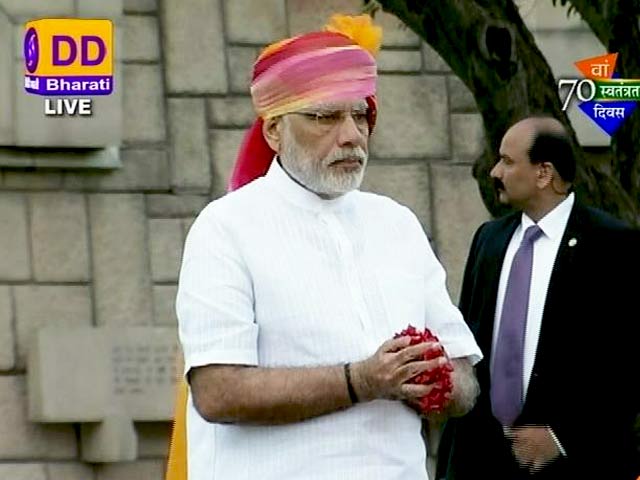 स्वतंत्रता दिवस पर पीएम मोदी ने राष्ट्रपिता को दी श्रद्धांजलि