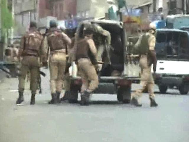 Video : 5 Terrorists At Srinagar's Nowhatta Dead. Encounter Claims Officer's Life