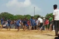 गुड़गांव : यादव-दलितों के बीच हुए दोस्ताना कबड्डी मैच में खूब हुई मारपीट गुड़गांव : यादव-दलितों के बीच हुए दोस्ताना कबड्डी मैच में खूब हुई मारपीट