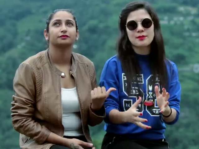 India Adventures Contestants Shreya Singh & Simran Fagna