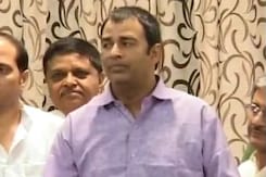 संगीत सोम के विवादित बोल- यूपी चुनाव को भारत-पाक की जंग जैसा बताया संगीत सोम के विवादित बोल- यूपी चुनाव को भारत-पाक की जंग जैसा बताया