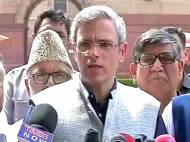 कश्मीर के हालात पर उमर ने राष्ट्रपति से की मुलाकात, बोले- हम अपने घर की चिंता जताने आए हैं