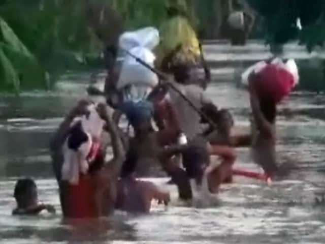 Videos : बिहार के कई इलाकों में बाढ़ जैसे हालात, नदियां उफान पर