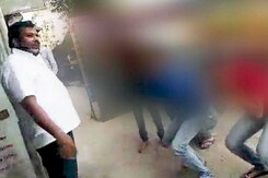 पुणे में चंदे के नाम पर गुंडागर्दी : चंदा न देने पर बेकरी कर्मचारियों से उठक-बैठक कराई पुणे में चंदे के नाम पर गुंडागर्दी : चंदा न देने पर बेकरी कर्मचारियों से उठक-बैठक कराई