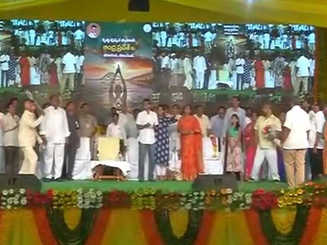 Look Who Challenged PV Sindhu To A Game Of Badminton