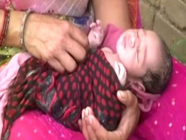 In Flooded Bundelkhand, Babies Are Being Born On Boats
