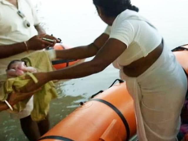 Video : In Flooded Bihar, Disaster Response Team Helps Deliver Baby On Boat