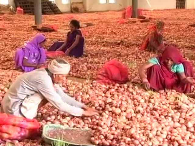 Video : In Madhya Pradesh, Government To Give Away Onions For Rs. 1 Per Kilo