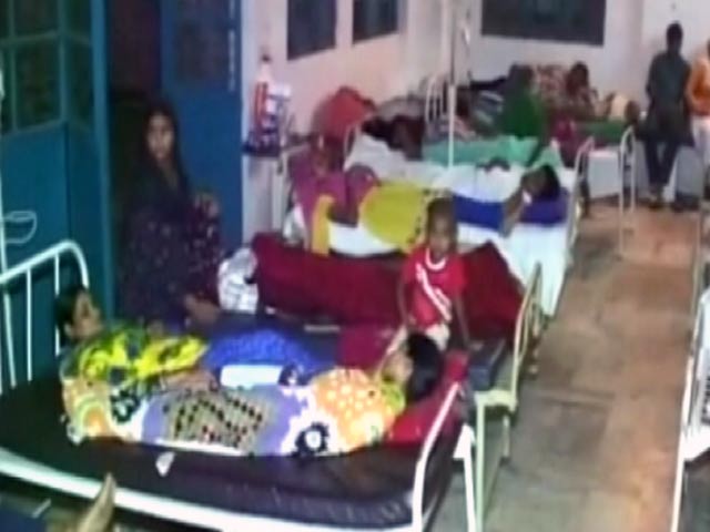 मुरादाबाद : बारिश और बाढ़ की वजह से फैल रहीं बीमारियां, झोलाछाप डॉक्टर कर रहे हैं इलाज