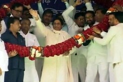 In Azamgarh, Mayawati Brings Uttar Pradesh Battle To Mulayam's Turf In Azamgarh, Mayawati Brings Uttar Pradesh Battle To Mulayam's Turf
