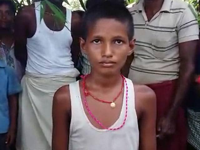 Videos : बिहार : 10 साल के बहादुर बच्चे ने जान पर खेलकर नदी में डूब रहीं चार लड़कियों को बचाया