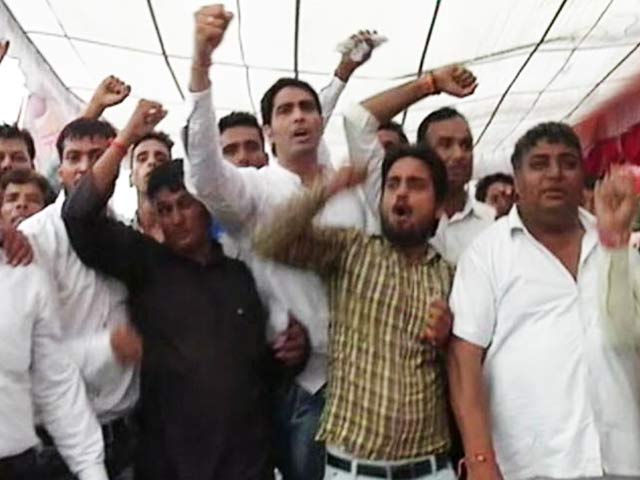 Chaos At Delhi's DND Flyway As Protestors Take Over