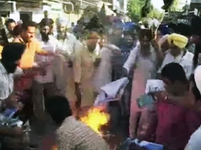 Videos : पंजाब चुनाव : लिस्ट जारी होते ही 'आप' में पंजाबी बनाम गैर-पंजाबी का मुद्दा उछला