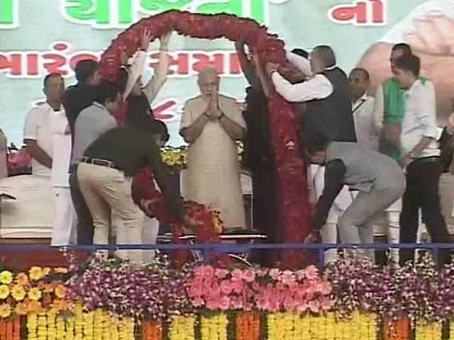 Video : In Patel Territory, PM Modi Reaches Out To Farmers And Talks Growth