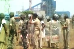 2 Dead, Over 70 Injured In Clashes Between Police, Villagers In Jharkhand 2 Dead, Over 70 Injured In Clashes Between Police, Villagers In Jharkhand