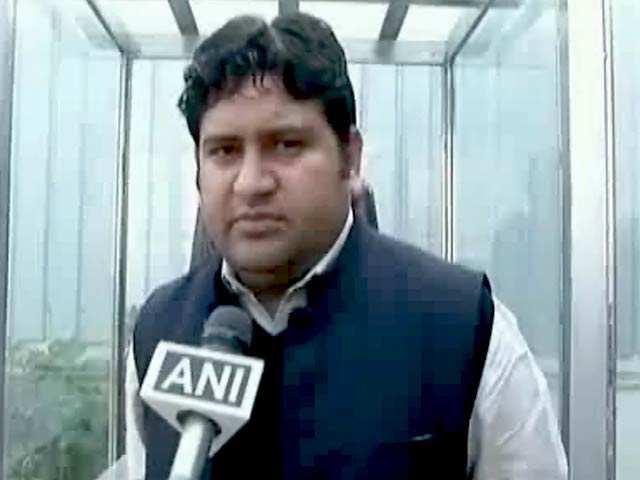 नेशनल रिपोर्टर : आपत्तिजनक सीडी मिलने के बाद केजरीवाल सरकार के मंत्री संदीप कुमार बर्खास्त