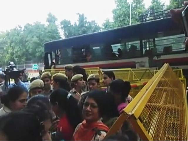 सरकारी अस्पतालों की नर्सें आज हड़ताल पर, वेतन बढ़ाने की मांग