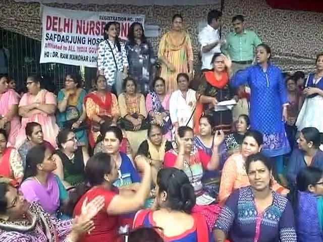 दिल्ली : नर्सों की हड़ताल का दूसरा दिन