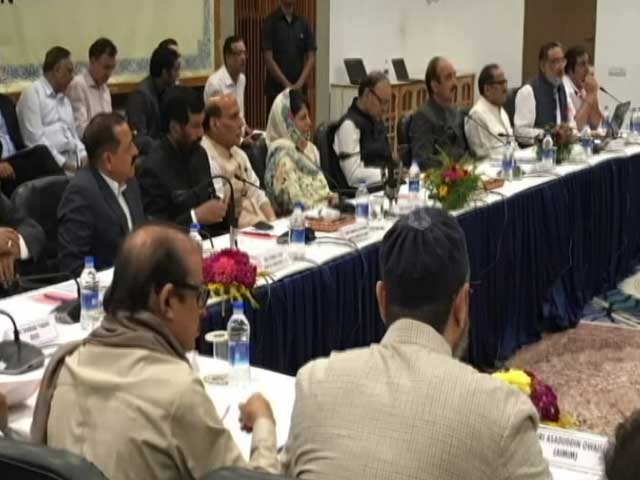 Members Of All-Party Kashmir Team Attempt To Meet Hurriyat, Turned Away