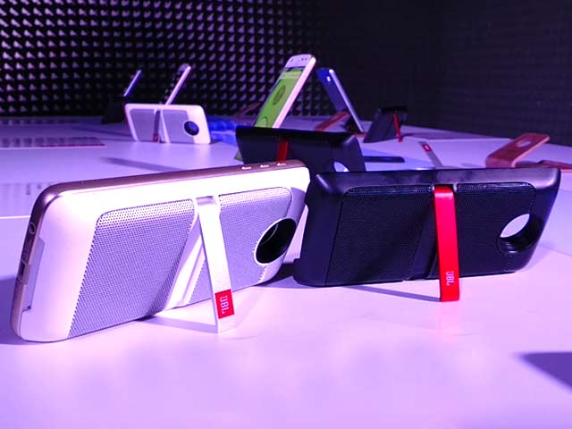 Moto Z Play Hasselblad True Zoom and Other Mods at IFA 2016