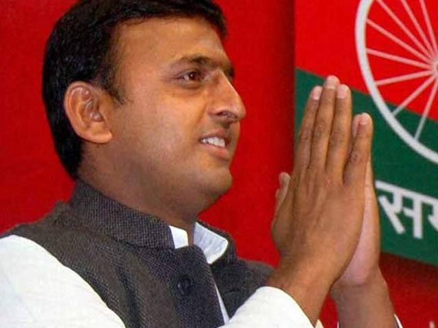 Akhilesh Yadav's Smartphone Offer: Apply Now, Receive When We Come Back
