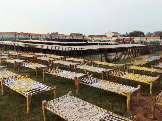 2,000 <i>Khaats</i> For Farmer Meet As Rahul Gandhi Launches UP Campaign