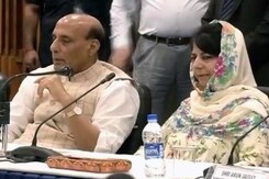 कश्मीर के अलगाववादी नेताओं के पर कतरने की तैयारी में सरकार कश्मीर के अलगाववादी नेताओं के पर कतरने की तैयारी में सरकार