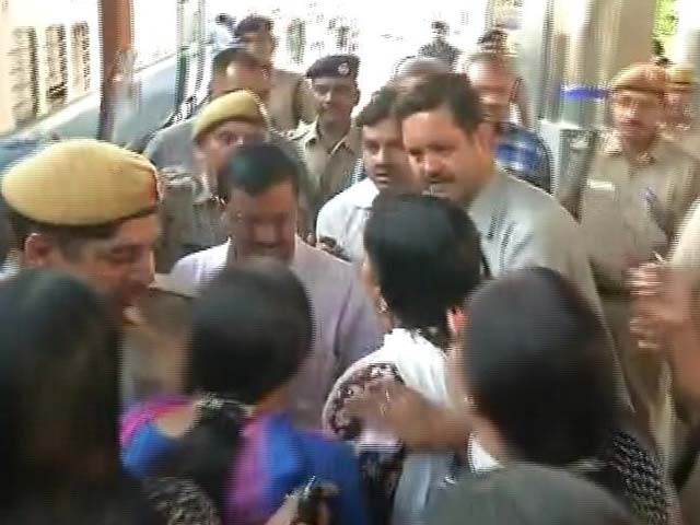 Arvind Kejriwal Boards Train Amid Protests, Pulls Into Ludhiana With More