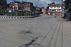 सेना प्रमुख दलबीर सिंह सुहाग ने कश्मीर में सुरक्षा हालात का लिया जायजा सेना प्रमुख दलबीर सिंह सुहाग ने कश्मीर में सुरक्षा हालात का लिया जायजा