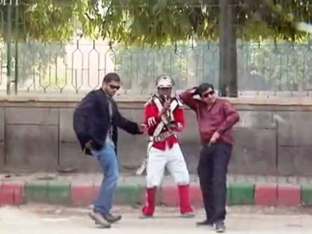 Smile, Pose And Dance