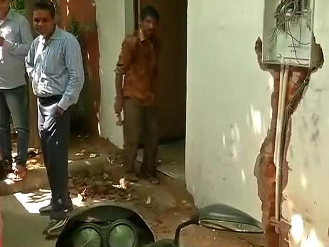 मंत्री के यहां इंजीनियर और कांट्रेक्टर को बंधक बनाने का आरोप